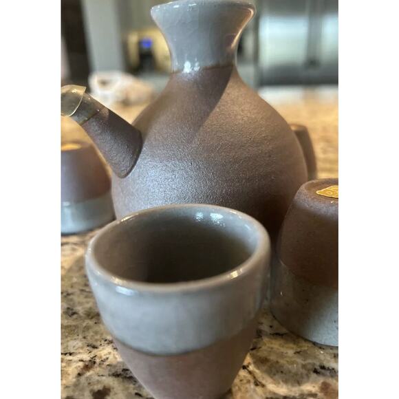 Japanese OMC Hand Glazed Sake Carafe & 6 Cups Set Mid Century Art Pottery - Picture 2 of 12